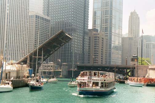 USA IL Chicago 2003JUN07 RiverTour 011